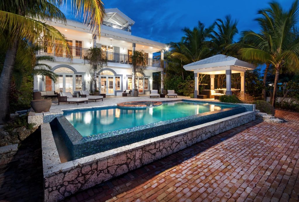A vendre : Prestigieuse Villa avec vue spectaculaire sur la baie de Miami
