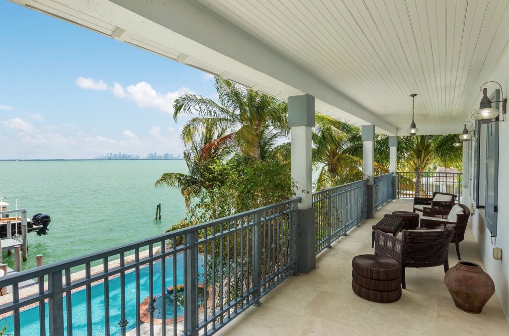 A vendre : Prestigieuse Villa avec vue spectaculaire sur la baie de Miami